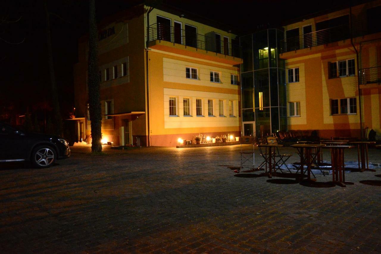 Floryda Jurata Panzió Kültér fotó